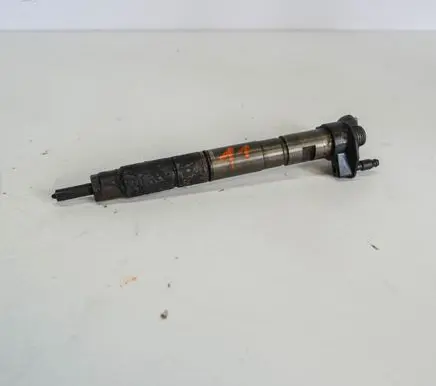 Audi A8 S8 D3 4E Fuel injector 059130277AG