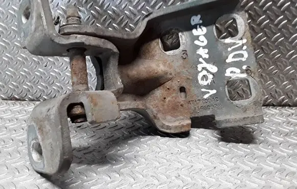 Chrysler Town u0026 Country IV Front door upper hinge