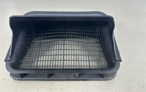 Audi Q3 8U Quarter panel pressure vent 5N0815479