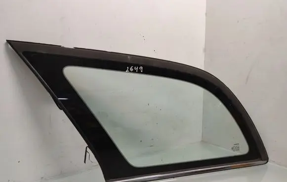 Toyota Avensis T250 Rear side window AS2