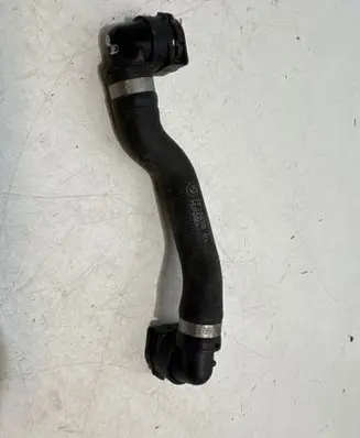 Engine coolant pipe/hose