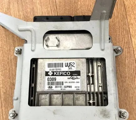 Hyundai i10 Engine control unit/module 3911002PM0 B41SFS0 9001040309KA