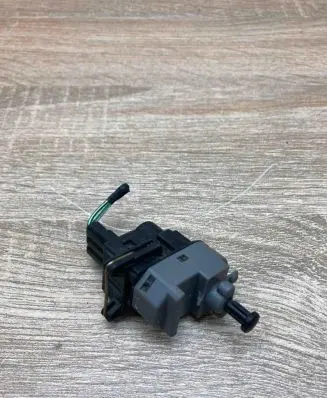 Ford Fiesta Brake pedal sensor switch 1S7T13480AA 97AG14489GCA WithPlug