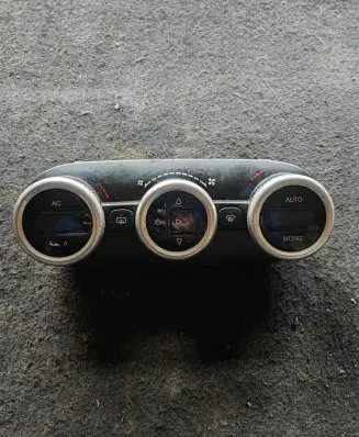 Alfa Romeo Giulietta Climate control unit 156099936