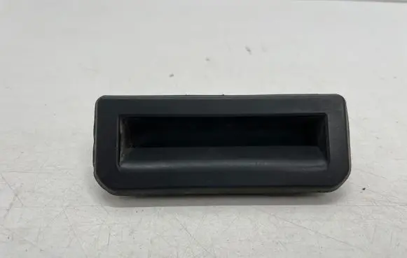 Audi A5 Tailgate opening switch 6V0827566
