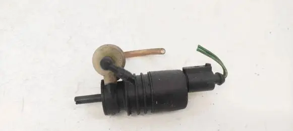 Volkswagen Golf IV Windscreen/windshield washer pump