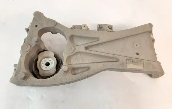 Maserati Levante Gearbox mounting bracket 670034898
