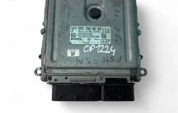 Mercedes-Benz E W211 Engine control unit/module ECU A6421500234 0281014524