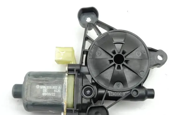 Volkswagen T-Roc Front door window regulator motor 5Q0959802A