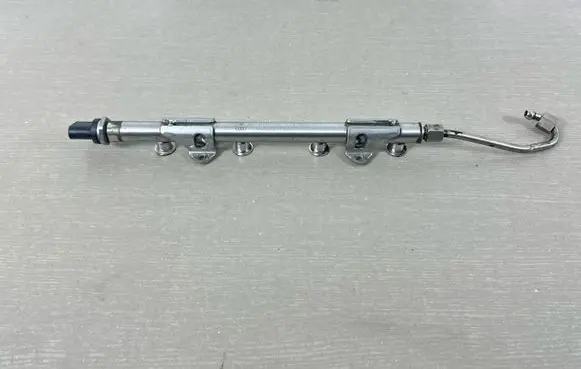 Volkswagen PASSAT B8 Fuel main line pipe 04E133320D