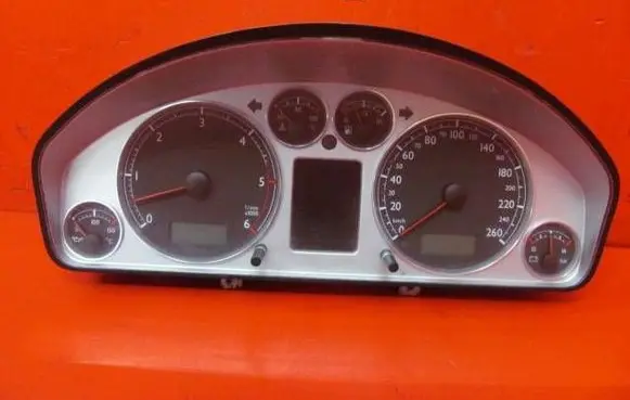 Volkswagen Sharan Speedometer (instrument cluster) 7M3920840Q