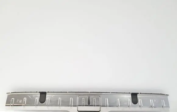 Trunk/boot sill cover protection