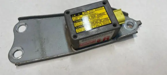 Lexus IS 200-300 Airbag control unit/module 8986053030
