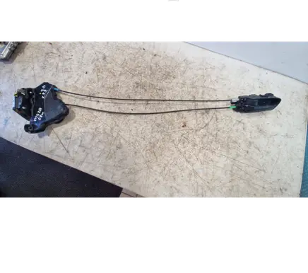 Suzuki Grand Vitara II Front door lock 6022811