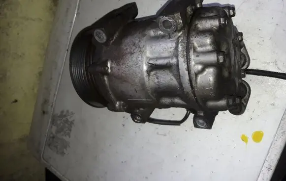 Ford Focus Air conditioning (A/C) compressor (pump) SD7V16