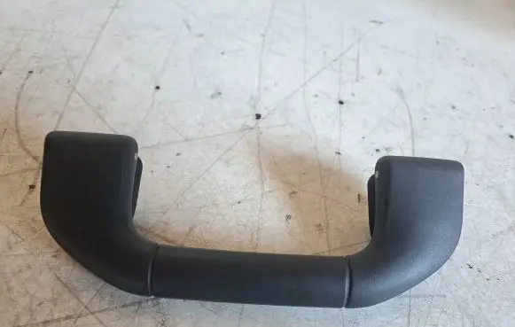 Mercedes-Benz E W212 Front interior roof grab handle A2048100051