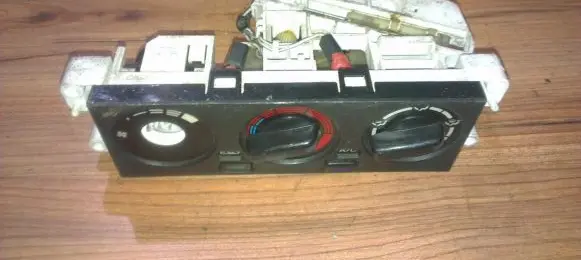 Nissan Almera Climate control unit