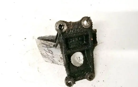 Ford Mondeo Mk III Engine mounting bracket d29ja