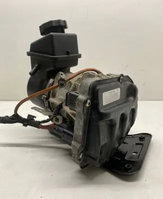 Mercedes-Benz ML W164 Power steering pump A1644601680 1644601680