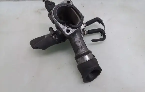 Volkswagen Golf IV Thermostat housing 038121133A
