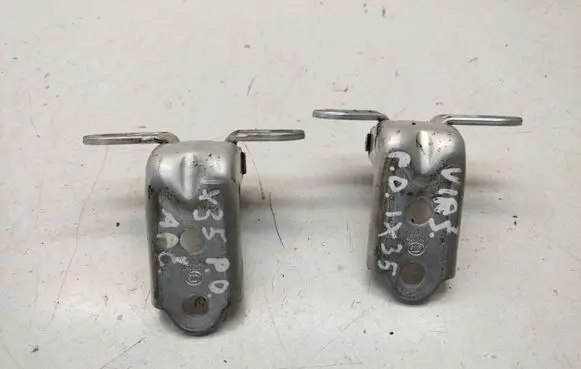 Hyundai ix35 Front door hinge set A046057