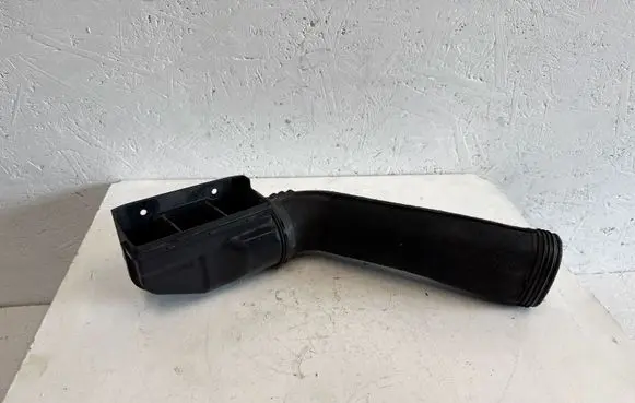 Hyundai Kona I Air intake duct part 28210J9100