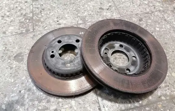 Mercedes-Benz C W205 Rear brake disc A0004231812