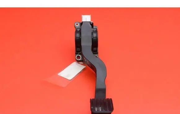 Peugeot 206 CC Accelerator throttle pedal F00C3E2429