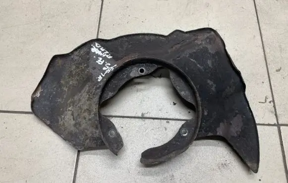 Hyundai Santa Fe Front brake disc dust cover plate 