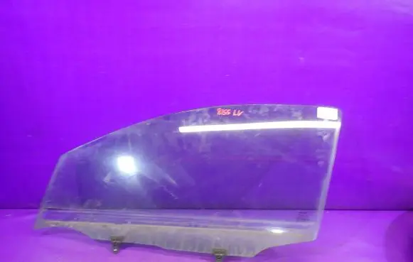 Nissan Qashqai Front door window glass four-door