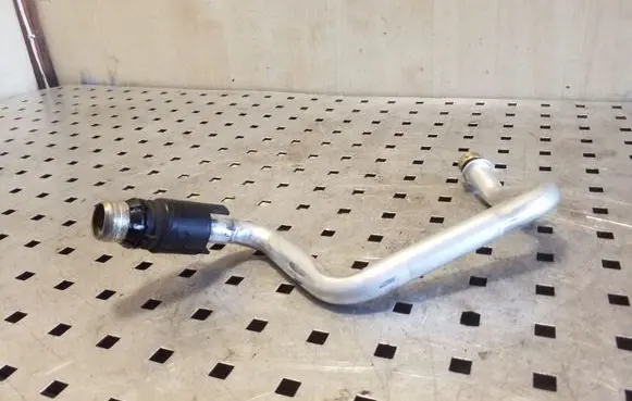 Volkswagen PASSAT B8 Heater radiator pipe/hose 
