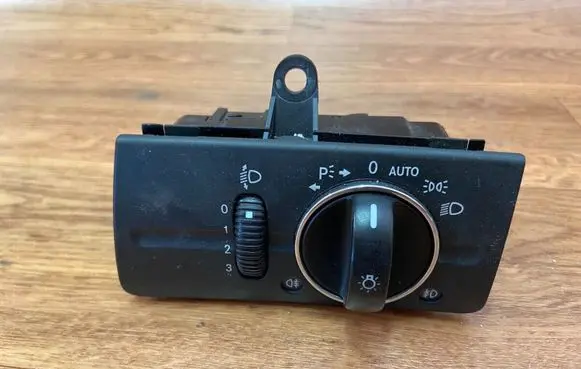 Mercedes-Benz E W211 Light switch A2115450604