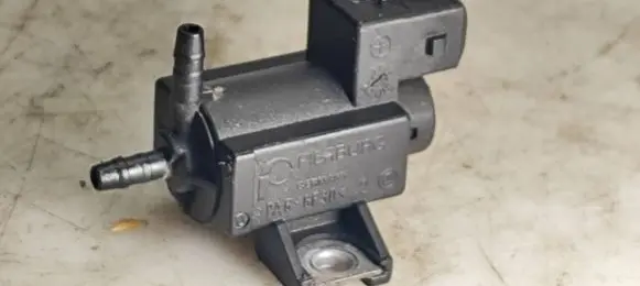 Lexus IS 220D-250-350 Turbo solenoid valve 258600R010 72828606 1976T4