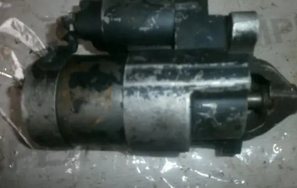 Subaru Impreza I Starter motor 201004022 M0T81581