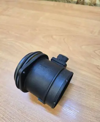 Volvo C70 Mass air flow meter 30785472 283109060