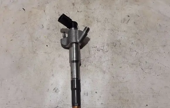 Renault Master III Fuel injector 166009567R