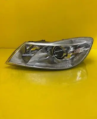 Skoda Octavia Mk2 (1Z) Headlight/headlamp 1Z1941015G