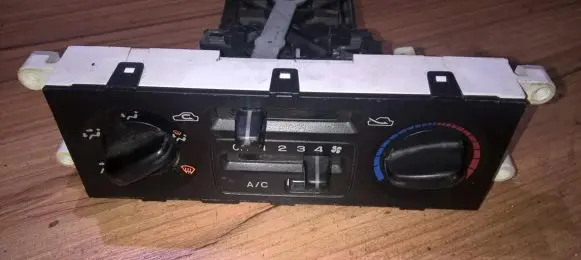 Subaru Forester SF Climate control unit
