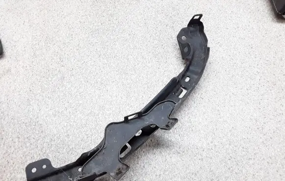 Subaru Forester SG Headlight/headlamp mounting bracket