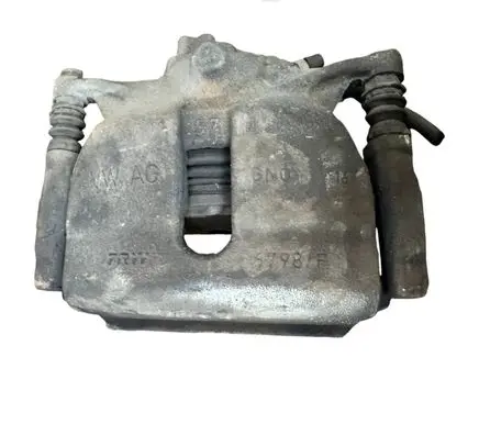 Volkswagen Tiguan Front brake caliper 6798f