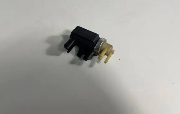 Citroen C5 Turbo solenoid valve 70163300
