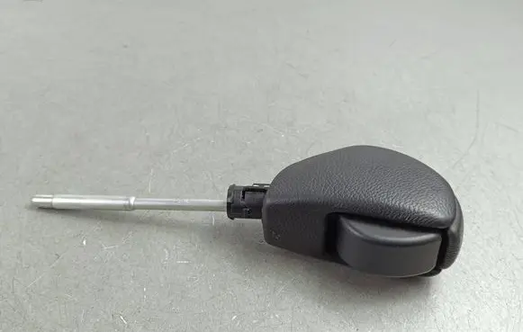 Subaru Outback (BS) Gear lever shifter trim leather/knob 