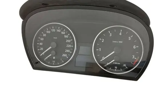 Speedometer (instrument cluster)