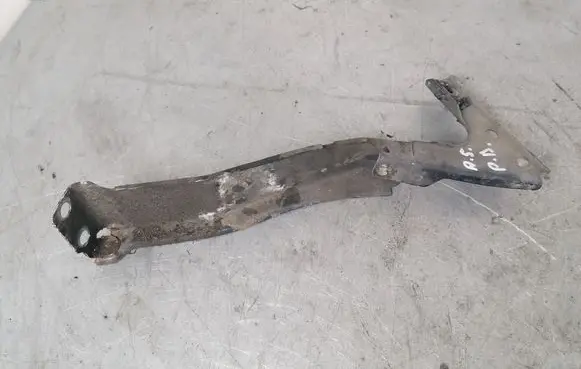 Audi A5 8T 8F Fender mounting bracket 8T0821136A