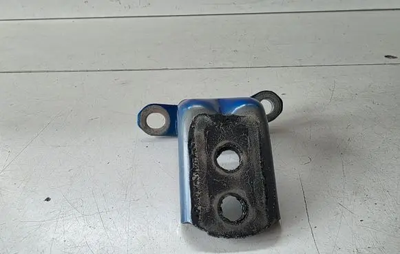 Nissan Juke II F16 Front door upper hinge 