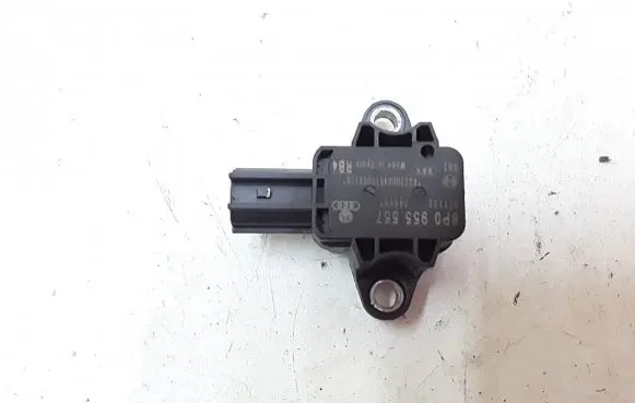 Audi A4 S4 B7 8E 8H Fuel cut-off switch 8p0955557