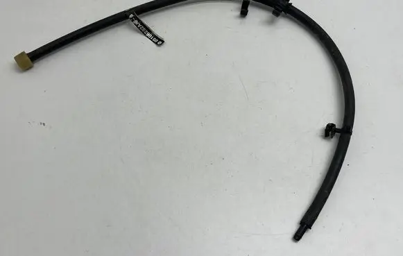Jeep Wrangler Gearbox oil cooler pipe/hose 05106282AAB