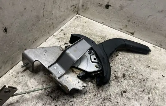 Mitsubishi Outlander Hand brake release handle 