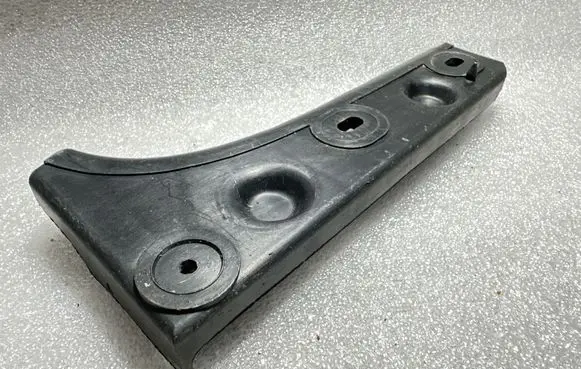 Audi A6 S6 C5 4B Front bumper mounting bracket 4B0807284B