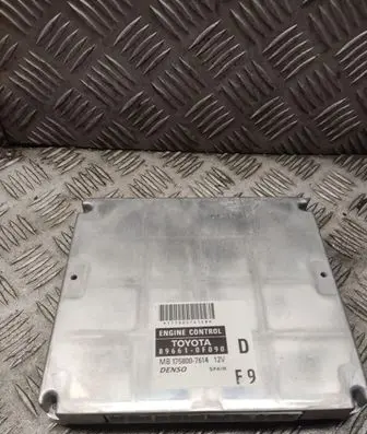 Toyota Corolla Verso AR10 Engine control unit/module 896610f090